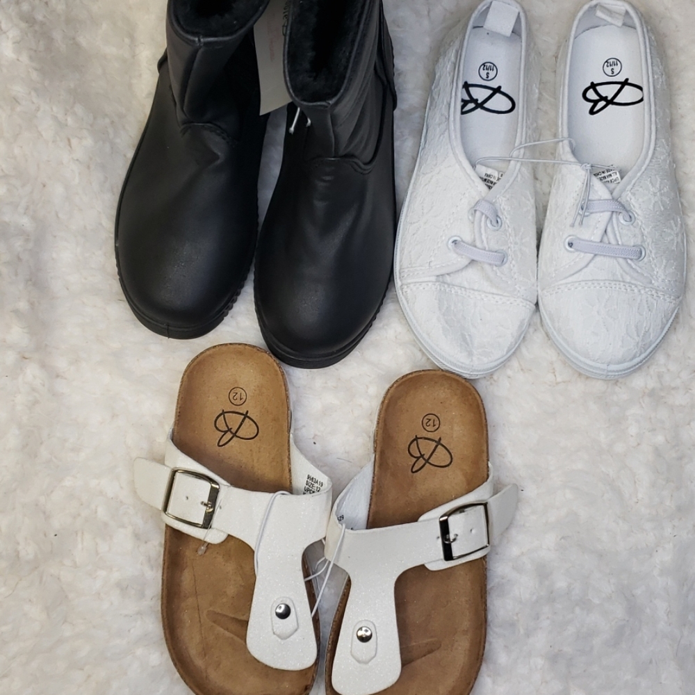 Girls Shoe Bundle w/Free Gift